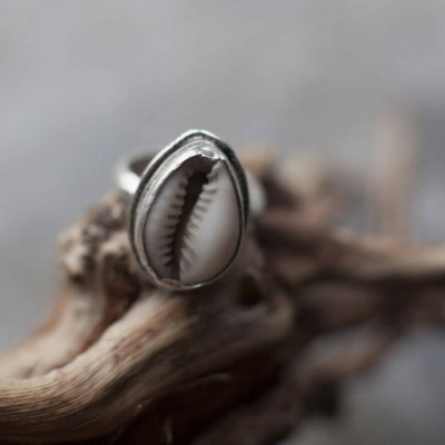 Dixie - Cowrie Shell Silver Ring