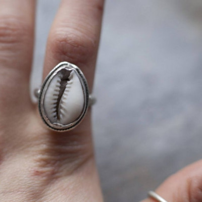Dixie - Cowrie Shell Silver Ring
