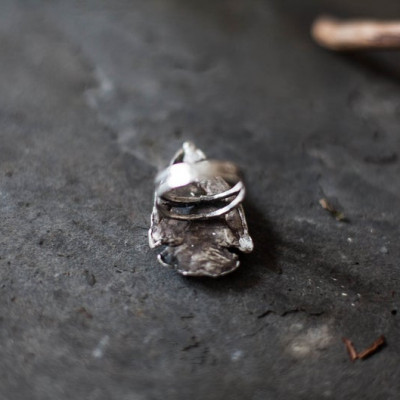 Alaska - Statement Arrow Ring