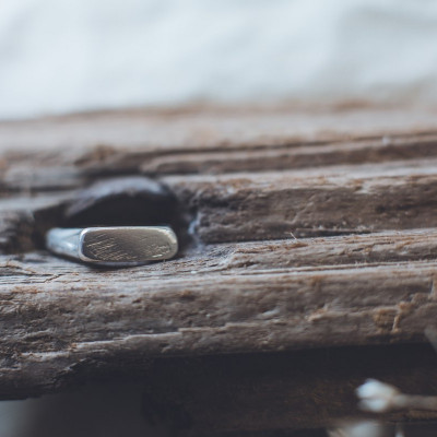 Quinn - Elongated Simple Signet Ring