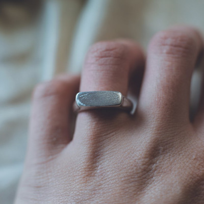 Quinn - Elongated Simple Signet Ring