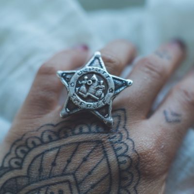 Sienna - Statement Sheriff Badge Ring