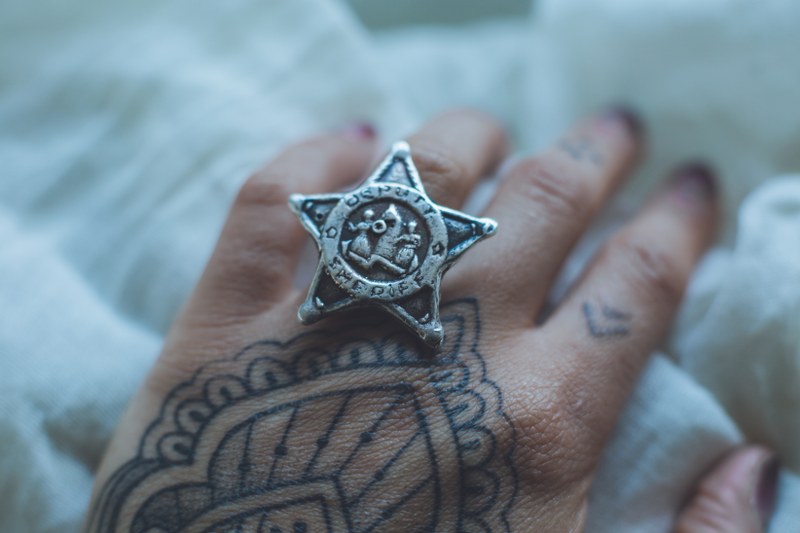 Sienna - Statement Sheriff Badge Ring - Image 7