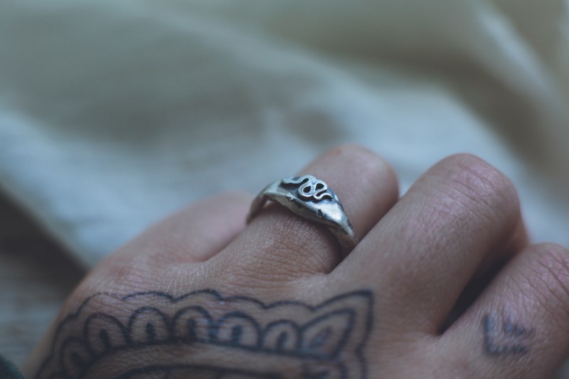 Amina - Silver Snake Signet Ring - Image 2