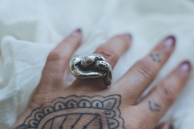Ione - Chunky Lovers Knot Ring - Image 5