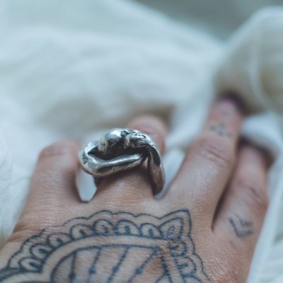 Ione - Chunky Lovers Knot Ring