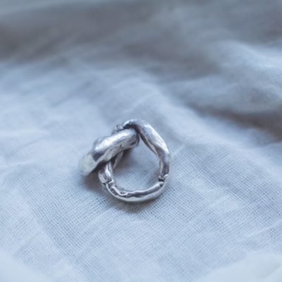 Ione - Chunky Lovers Knot Ring